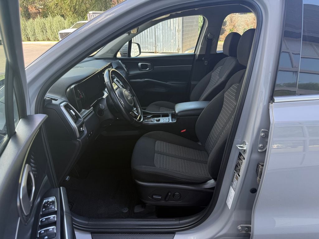 2022 Kia Sorento LX