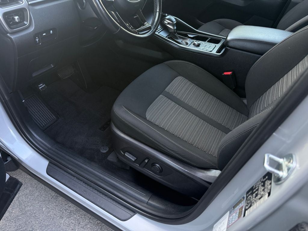2022 Kia Sorento LX