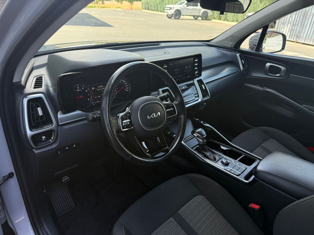 2022 Kia Sorento LX