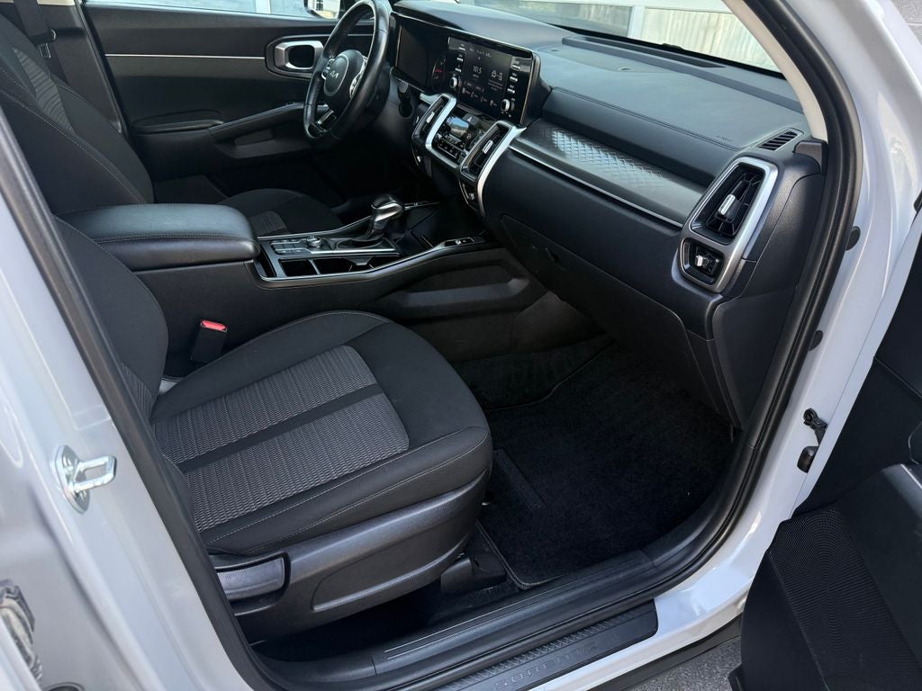 2022 Kia Sorento LX