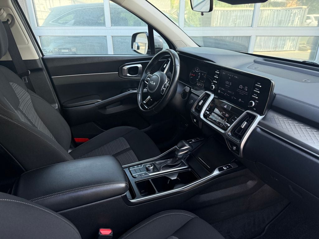 2022 Kia Sorento LX