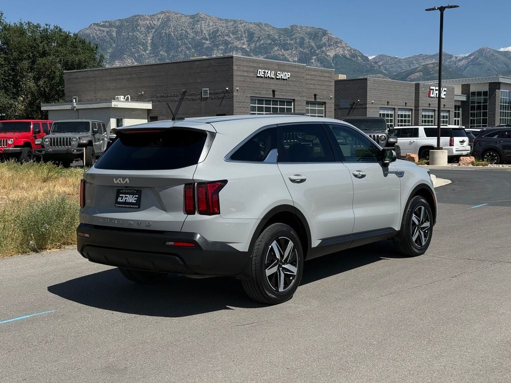 2022 Kia Sorento LX