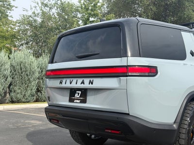 2023 Rivian R1S Adventure