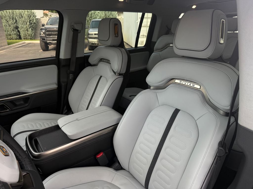 2023 Rivian R1S Adventure