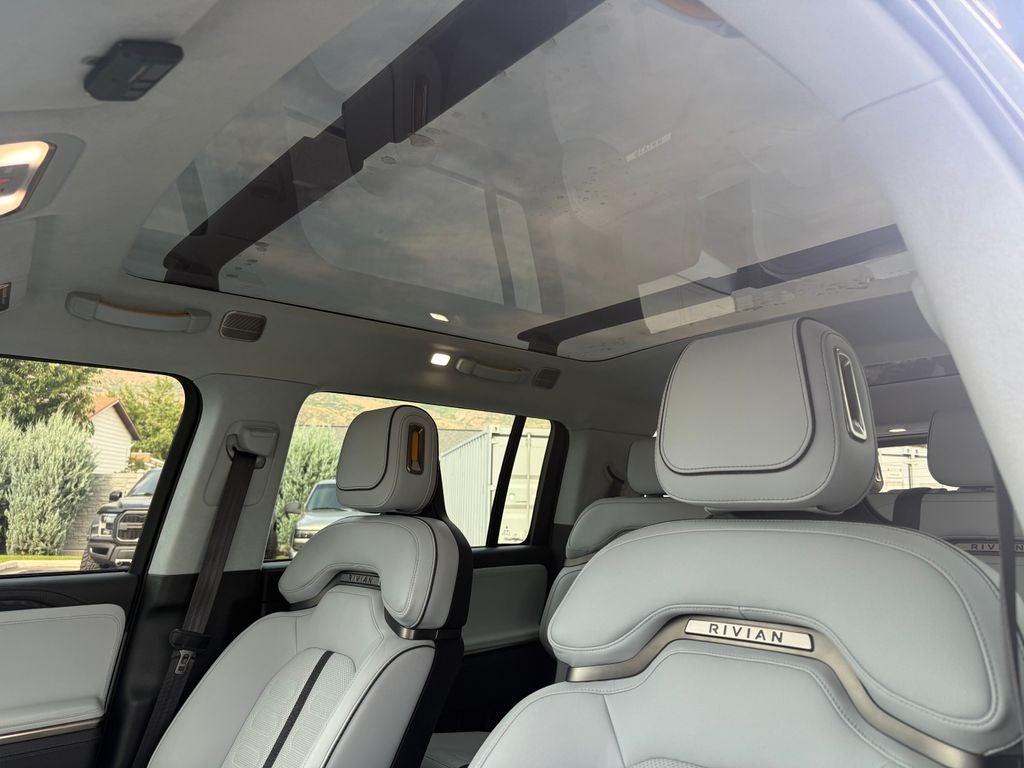 2023 Rivian R1S Adventure