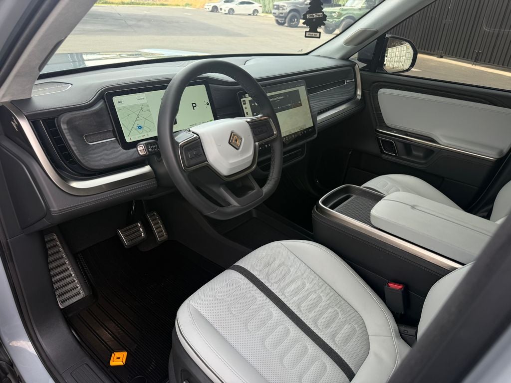 2023 Rivian R1S Adventure