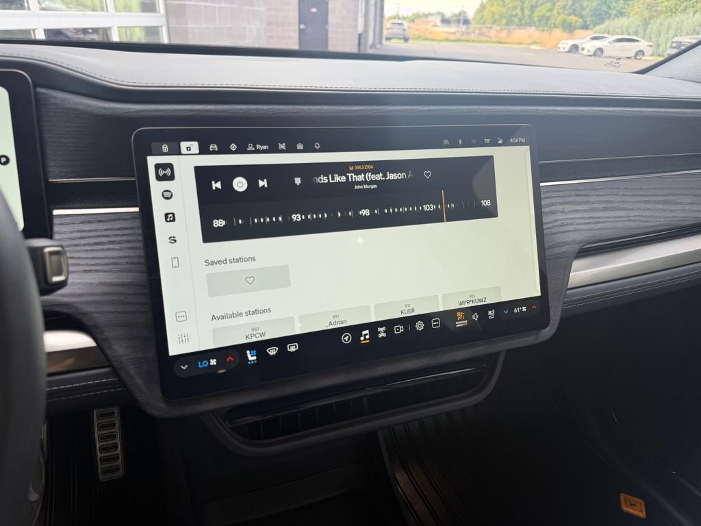 2023 Rivian R1S Adventure
