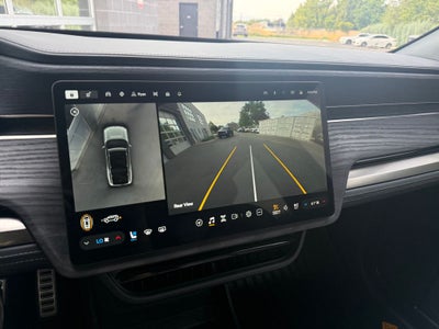 2023 Rivian R1S Adventure