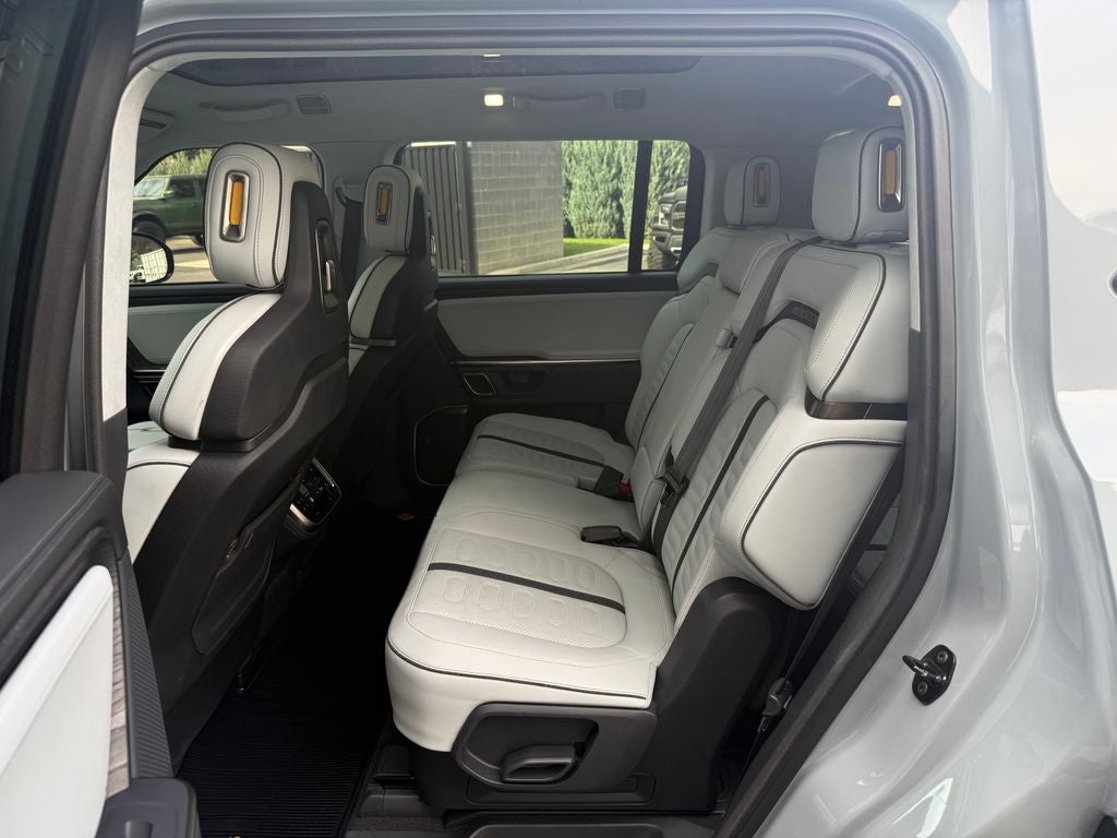 2023 Rivian R1S Adventure
