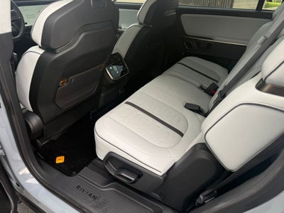 2023 Rivian R1S Adventure