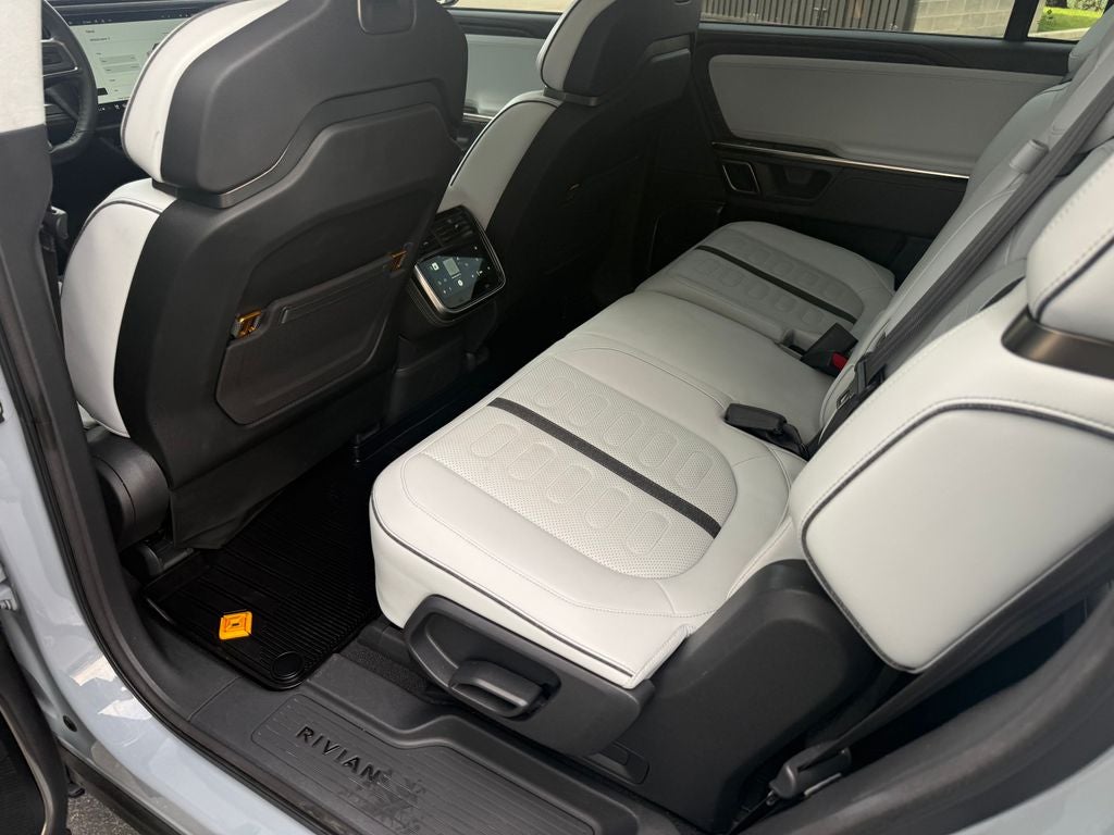 2023 Rivian R1S Adventure