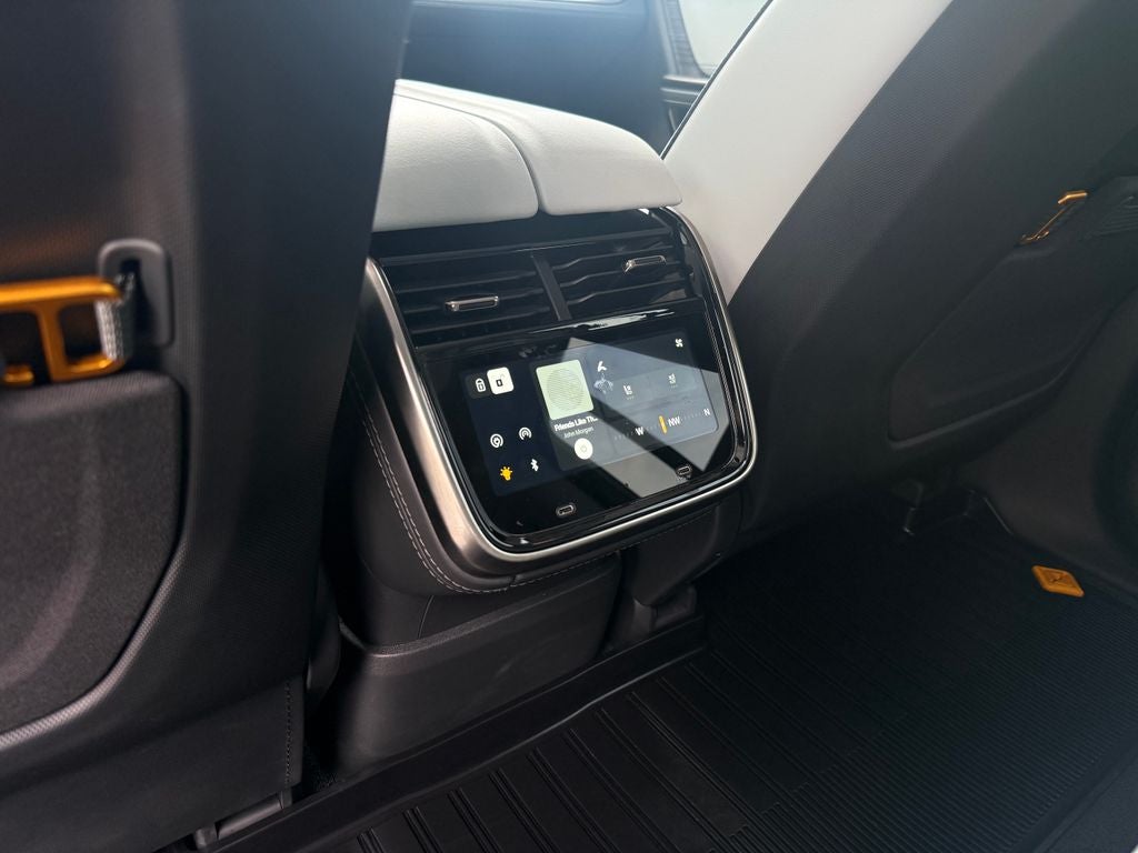 2023 Rivian R1S Adventure