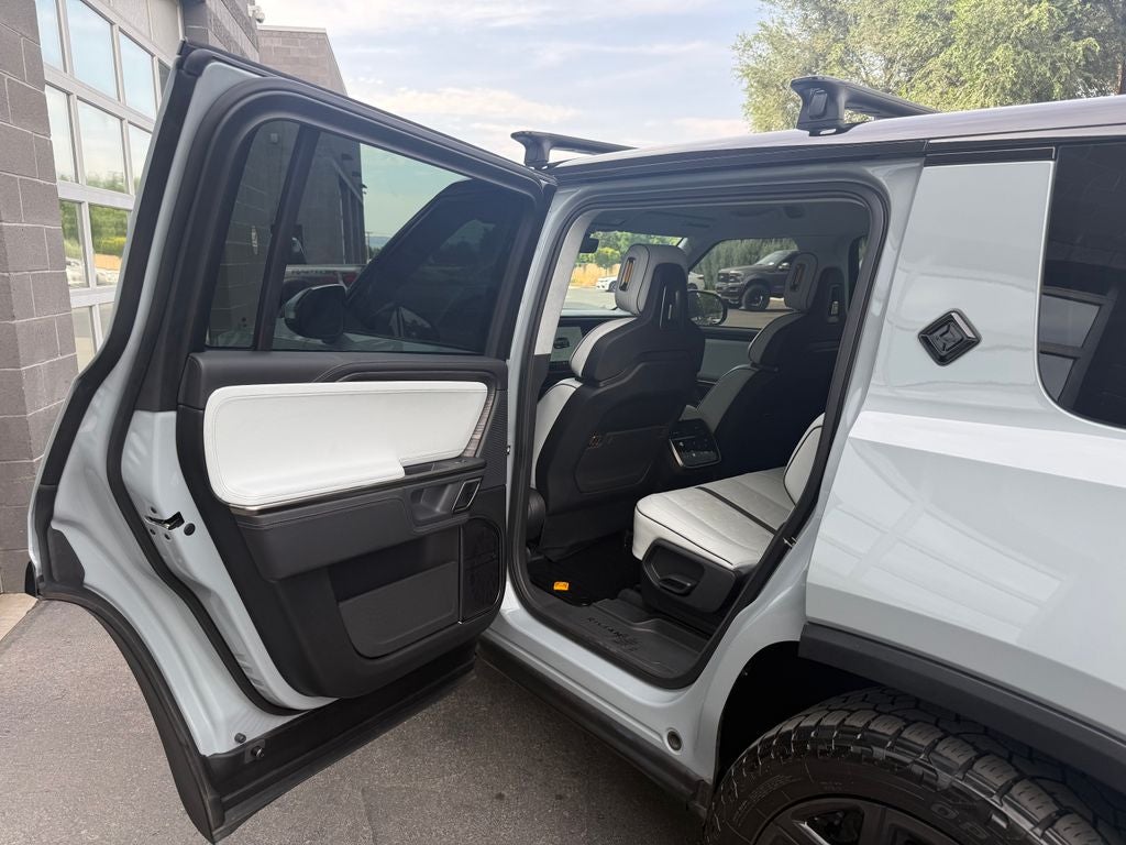 2023 Rivian R1S Adventure