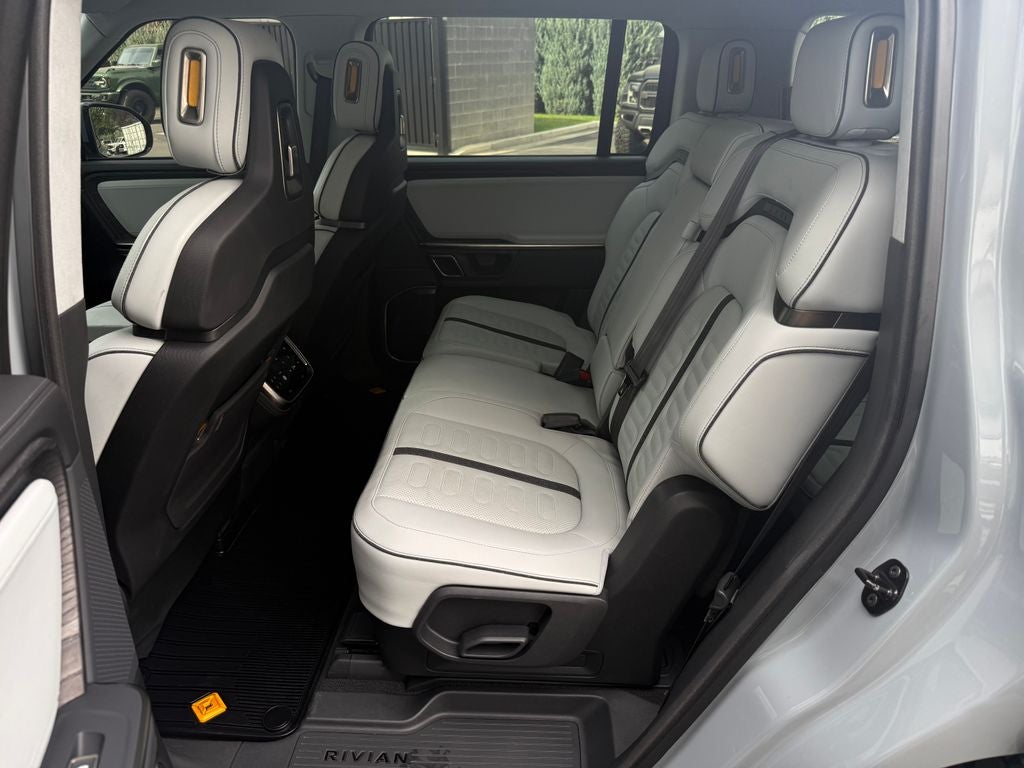 2023 Rivian R1S Adventure