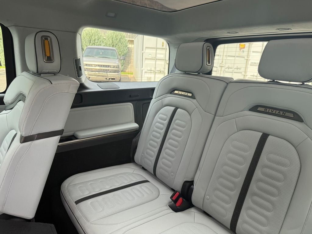 2023 Rivian R1S Adventure