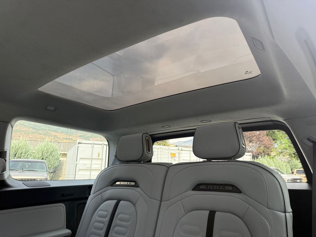 2023 Rivian R1S Adventure