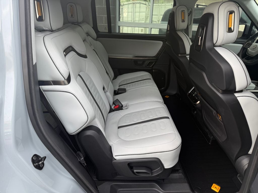2023 Rivian R1S Adventure