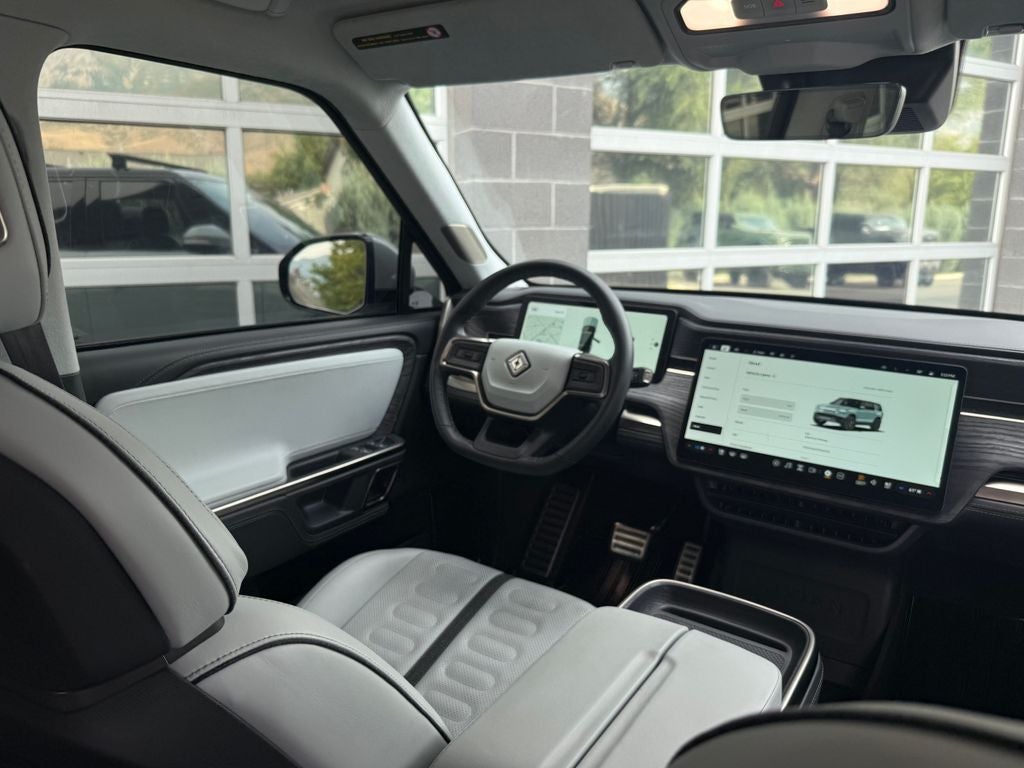 2023 Rivian R1S Adventure