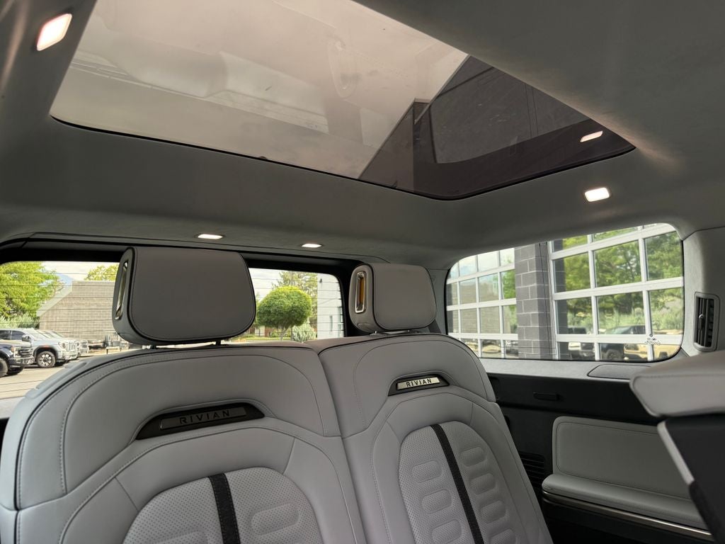 2023 Rivian R1S Adventure