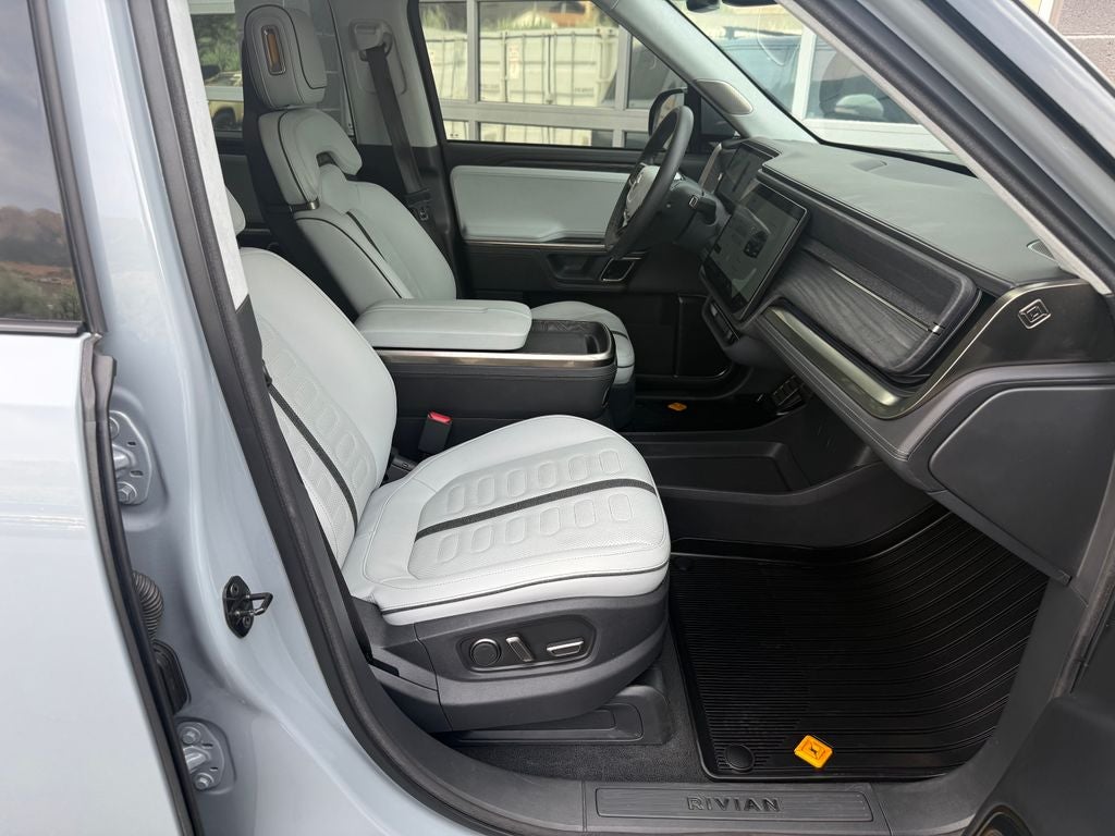 2023 Rivian R1S Adventure