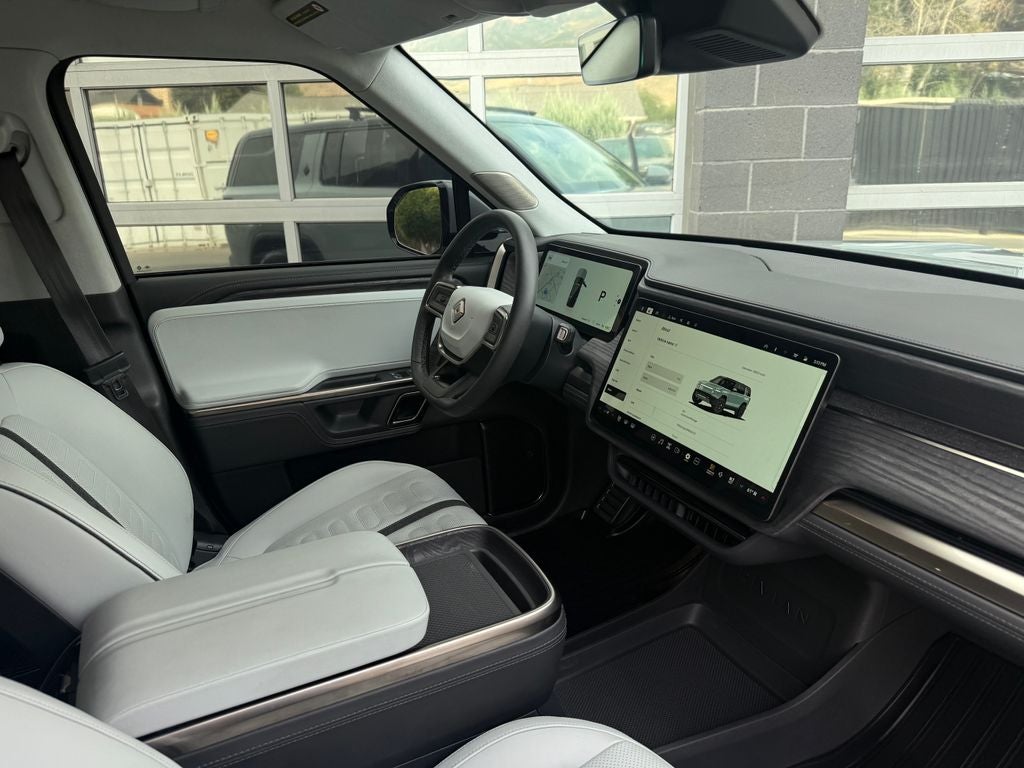 2023 Rivian R1S Adventure