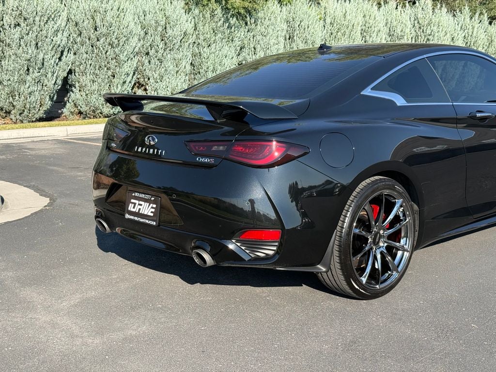 2018 INFINITI Q60 Red Sport 400