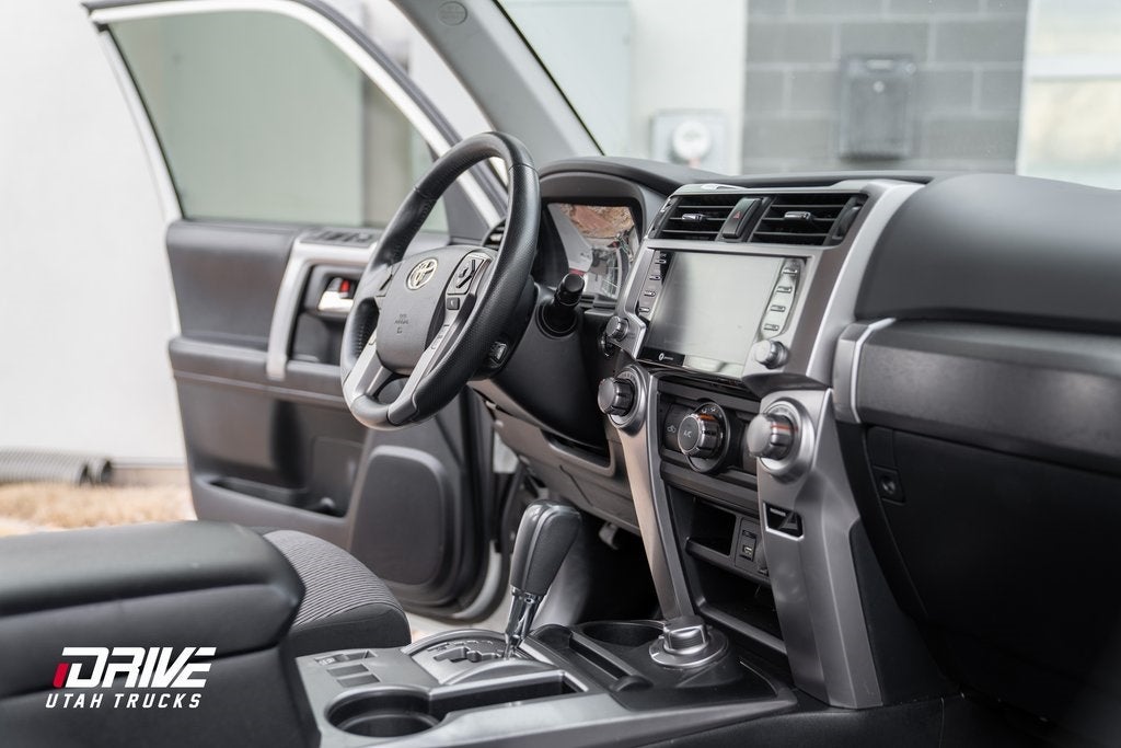 2022 Toyota 4Runner SR5