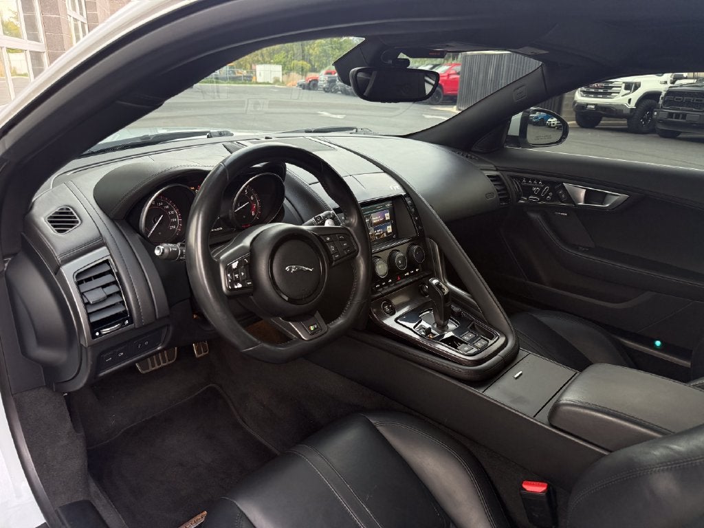 2016 Jaguar F-TYPE R