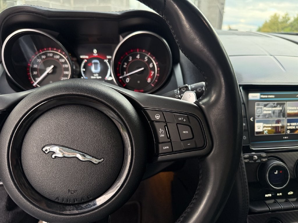 2016 Jaguar F-TYPE R